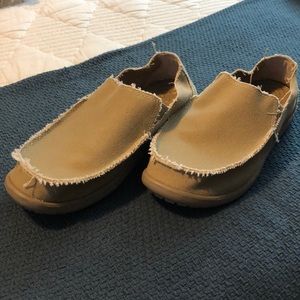 Men’s crocs